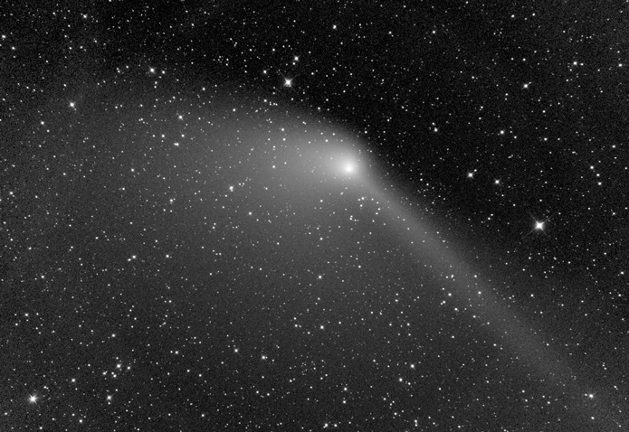 パンスターズ彗星の核と尾