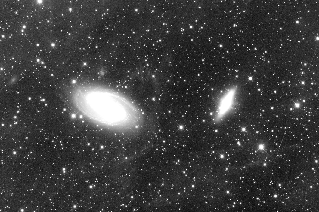 おおぐま座M81とM82銀河の分子雲