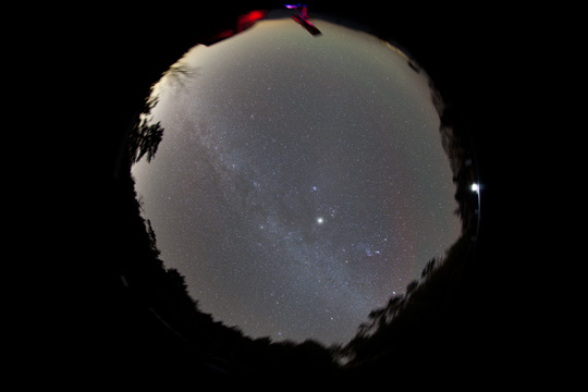 キヤノン EF8-15mmF4Lで撮影した全天星空写真