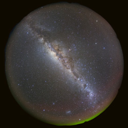 キヤノン EF8-15mmF4Lレンズで撮った全天星空写真
