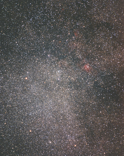 こぎつね座の銀河と散光星雲NGC6820